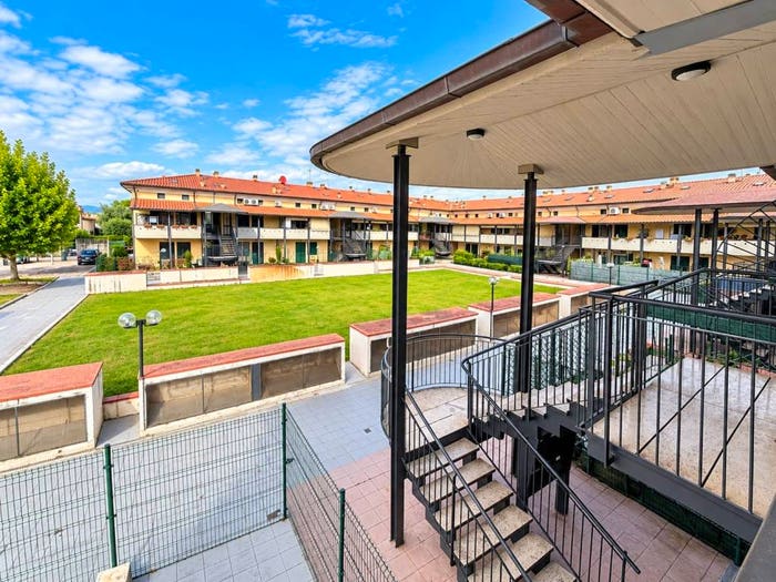 Appartamento trilocale in vendita in Via di Montione, Quarata, Arezzo