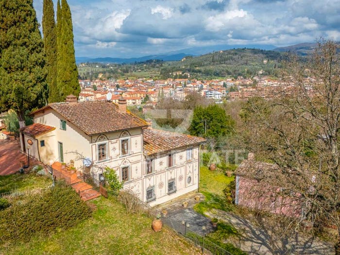 Casa con 6 locali in vendita in Via Fiorentina, Arezzo