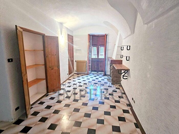 Casa quadrilocale in vendita in Via Roma, Dolceacqua