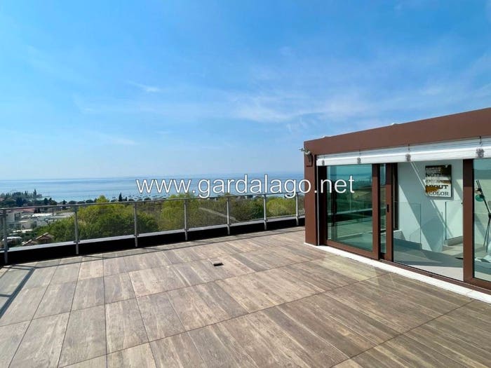 Casa quadrilocale in vendita in Via San Colombano, Centro, Bardolino