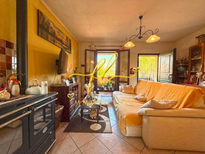 Appartamento quadrilocale in vendita in Via Vecchia, Riparbella