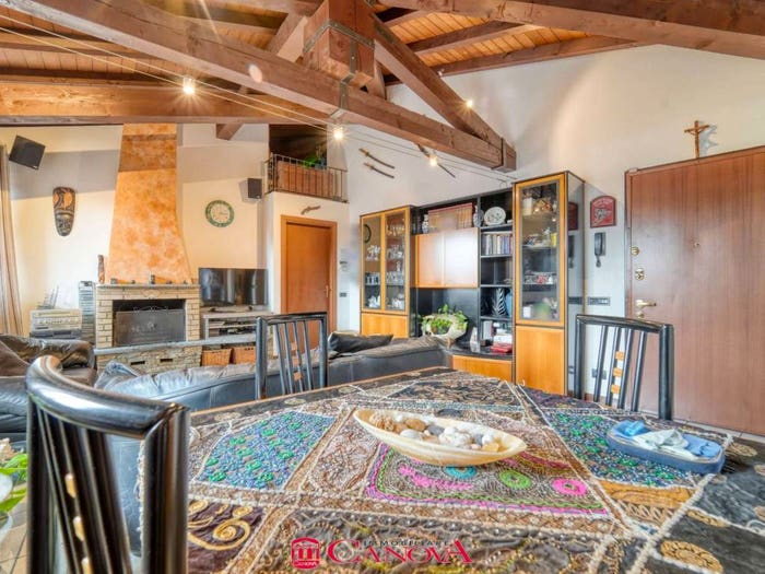 Appartamento trilocale in vendita in Via Lura, Bulgarograsso