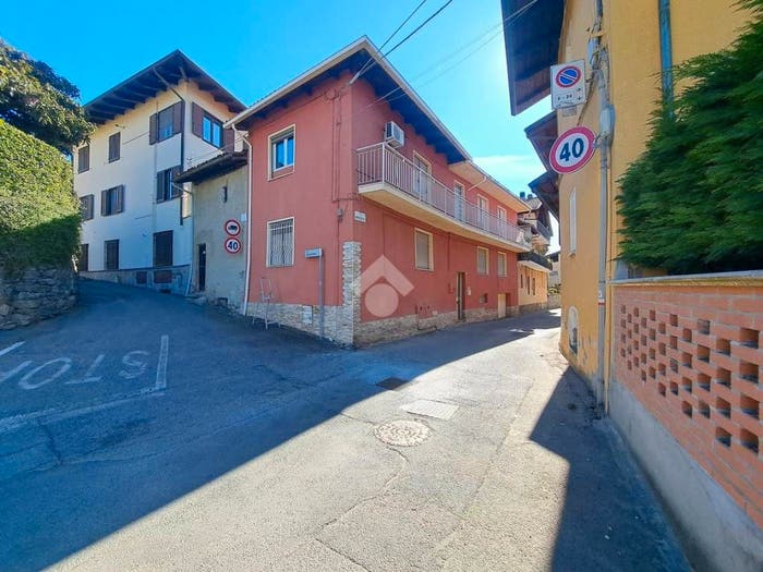 Appartamento trilocale in vendita in Via Umberto I, Centro, Viverone