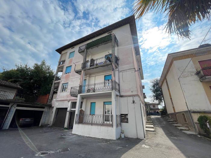 Appartamento con 6 locali in vendita in Capriolo