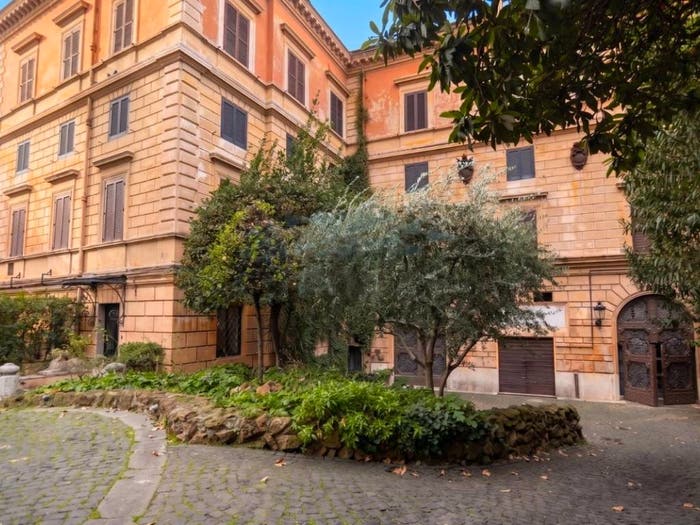 Appartamento bilocale in vendita in Piazza di Monte Savello, Ghetto Portico d'Ottavia, Roma