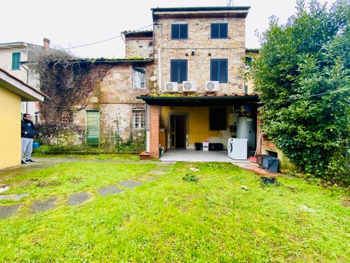 Casa con 6 locali in vendita in Via della Chiesa XIII, Tempagnano Picciorana, Lucca