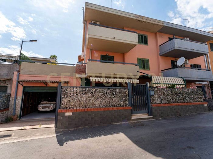 Casa con 6 locali in vendita in Via Vampolieri, Vambolieri, Aci Catena