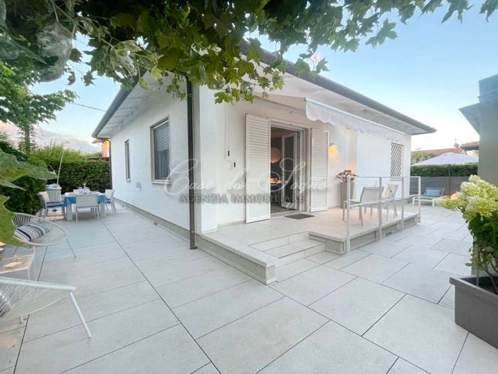 Casa quadrilocale in vendita in Via Scassi Carli, Centro, Forte dei Marmi