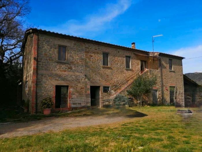 Casa quadrilocale in vendita in via Petrarca, Terontola, Cortona