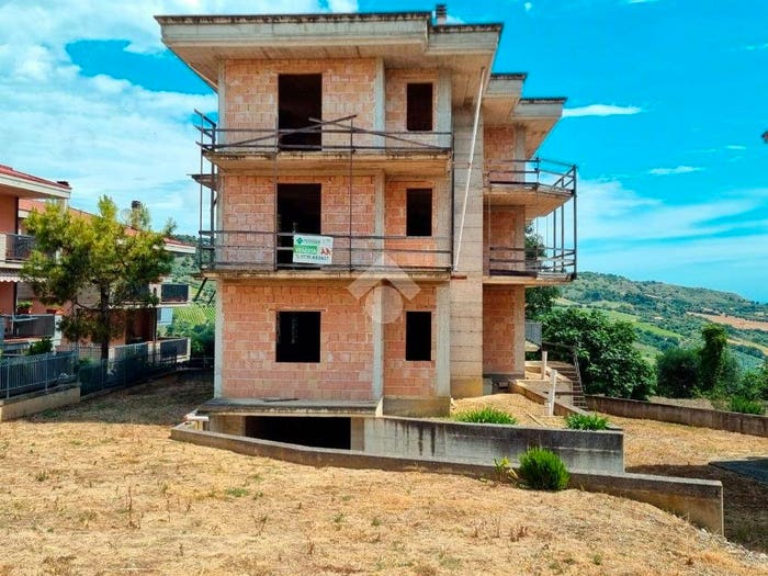 Casa con 6 locali in vendita in Contrada Bora Ragnola, Monteprandone
