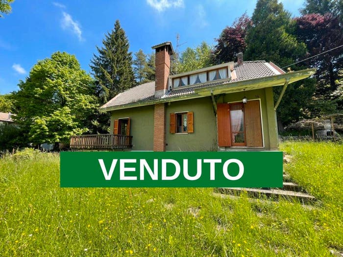 Casa con 5 locali in vendita in PIAZZA GENERAL CANTORE, Ferrara di Monte Baldo