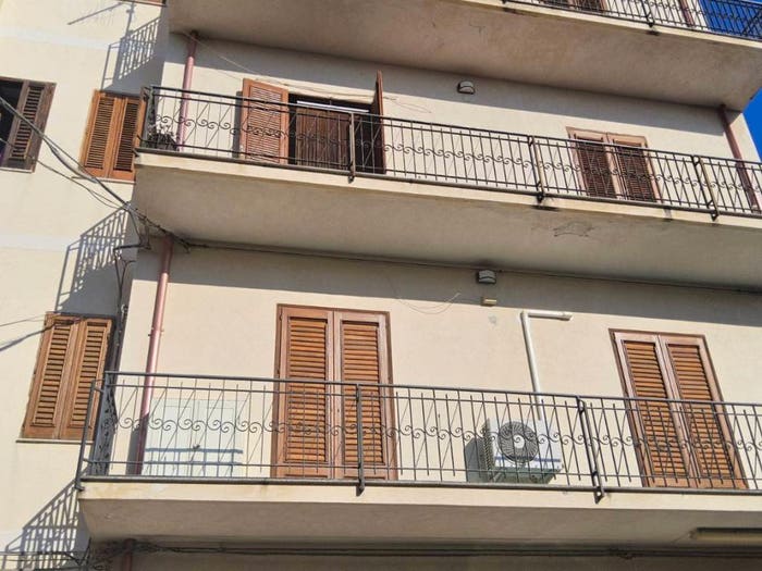 Appartamento trilocale in vendita in Via Gioacchino da Fiore, Centro, Monasterace
