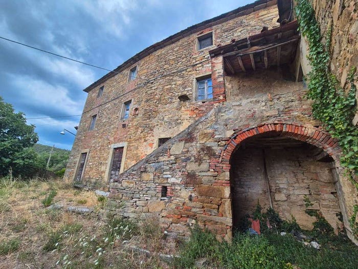 Casa quadrilocale in vendita in Loc Ristonchia, Castiglion Fiorentino