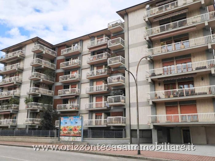 Appartamento con 6 locali in vendita in Ascoli Piceno