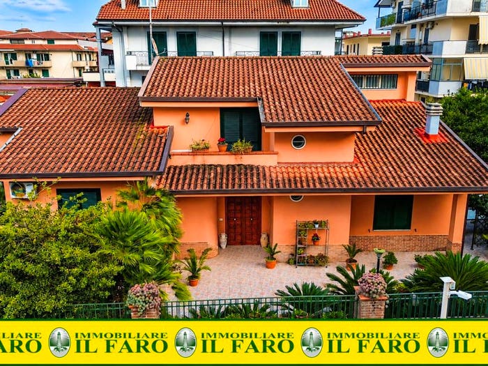 Casa con 6 locali in vendita in Via Innamorati, Nuovo Corso Campano Marchesella, Giugliano in Campania