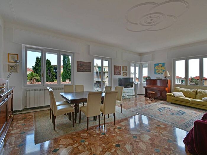Appartamento con 5 locali in vendita in Corso Italia, Centro, Bordighera