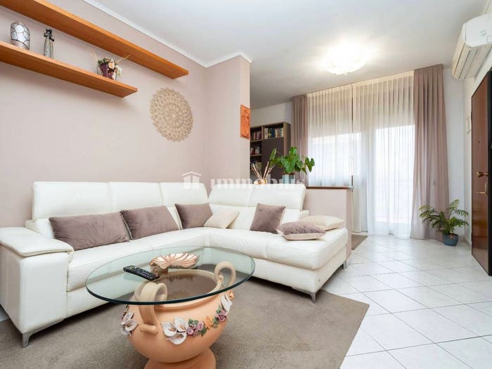 Appartamento quadrilocale in vendita in Via Rovereto, Centro, Grugliasco