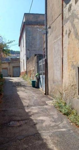 Casa quadrilocale in vendita in Vico Ii Caprera, Centro, Arbus