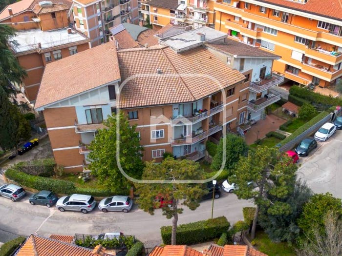 Appartamento trilocale in vendita in Via Telegono, Frascati