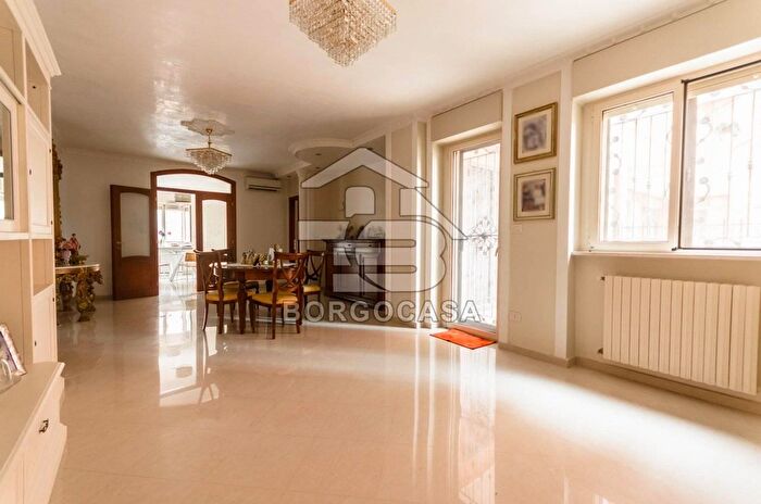 Appartamento quadrilocale in vendita in Via Pino Rucher, Manfredonia