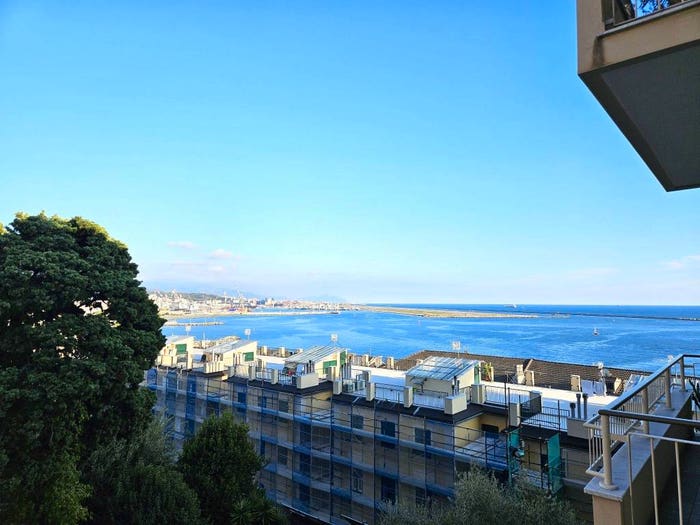 Appartamento con 5 locali in vendita in Via Arrigo Boito, Pegli, Genova