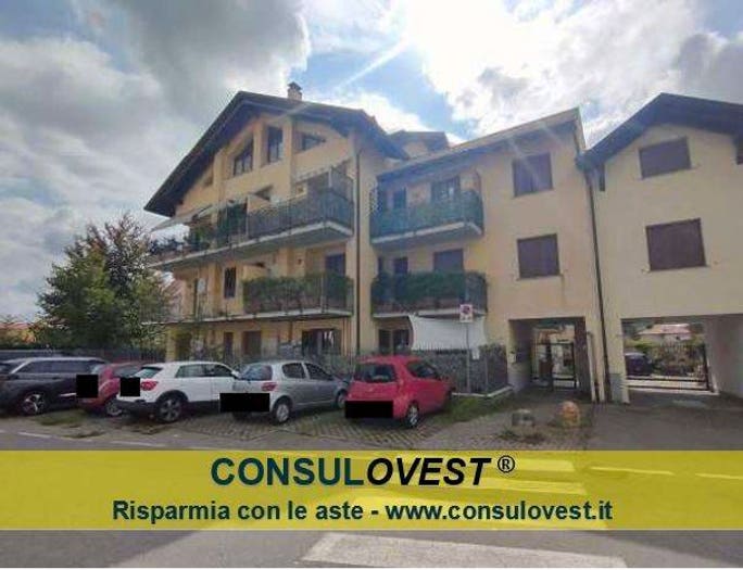 Appartamento quadrilocale in vendita in Via Damiano Chiesa, Centro, Marnate