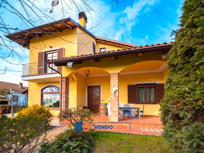 Casa quadrilocale in vendita in Strada Crosassa, Bandito, Bra