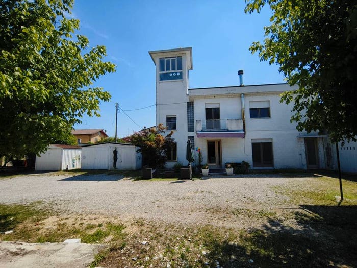 Casa con 6 locali in vendita in Via Don Guanella, Centro, Casaleone