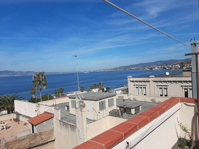 Casa con 5 locali in vendita in Via Camillo Benso di Cavour, Centro Storico, Reggio Calabria