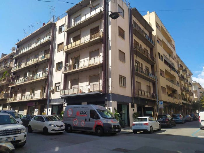 Appartamento con 5 locali in vendita in Via Ugo Bassi, San Martino, Messina