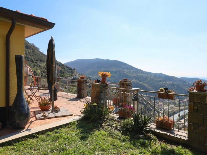 Casa con 6 locali in vendita in Località Simoni, Carasco
