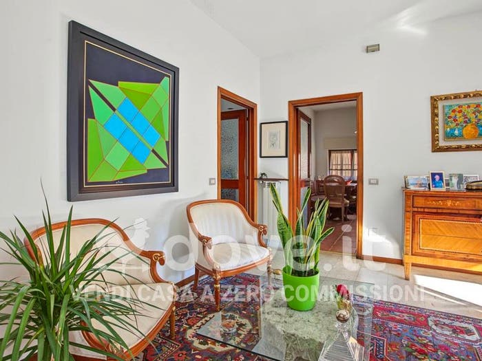 Casa con 5 locali in vendita in Via Gibilisco, Centro, Lavena Ponte Tresa