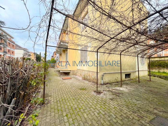 Casa con 6 locali in vendita in Via Puglie, Regioni, Grosseto