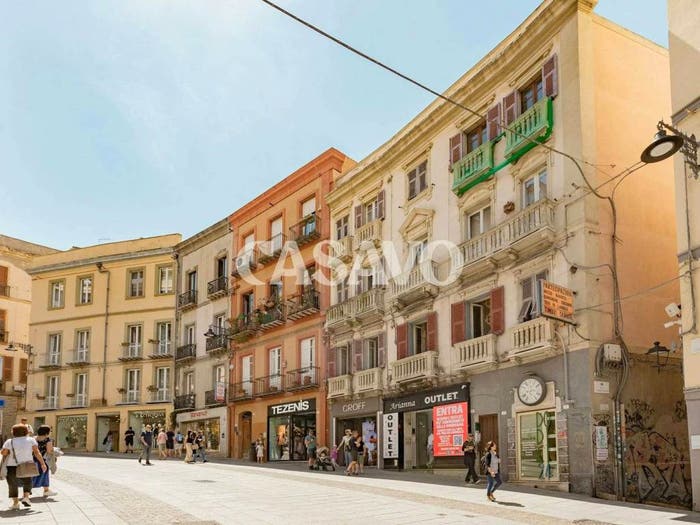 Appartamento trilocale in vendita in Via Giuseppe Manno, Marina, Cagliari