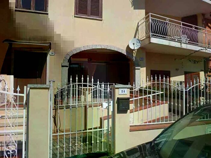 Appartamento trilocale in vendita in Via Grazia Deledda, Porto San Paolo, Loiri Porto San Paolo