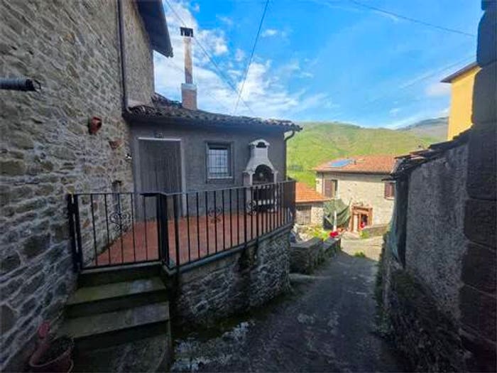 Casa con 6 locali in vendita in Via Del Fornaccio, Vergnano, Piazza al Serchio