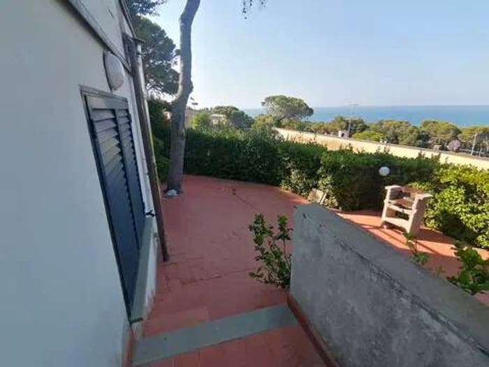 Appartamento con 5 locali in vendita in Via Degli Oleastri Nn, Quercianella, Livorno