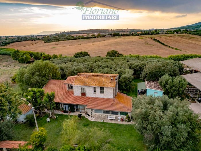 Casa con 6 locali in vendita in Località Belvedere, Montalto di Castro