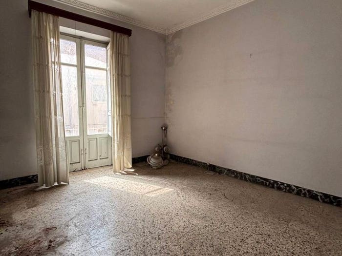 Casa con 6 locali in vendita in Via Calogero Carà, Centro, Bagheria