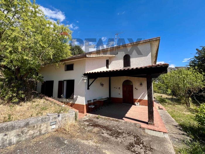 Casa con 6 locali in vendita in CONTRADA PETROSA, Alimena