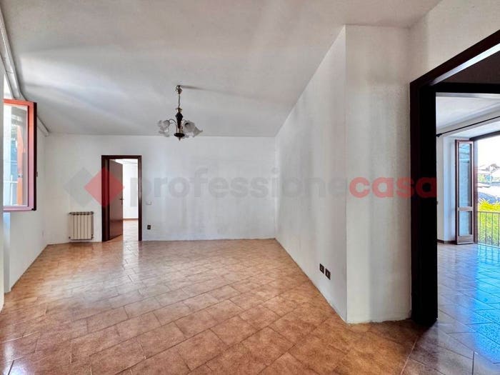 Appartamento con 5 locali in vendita in Via Partigiani, Centro, Arona