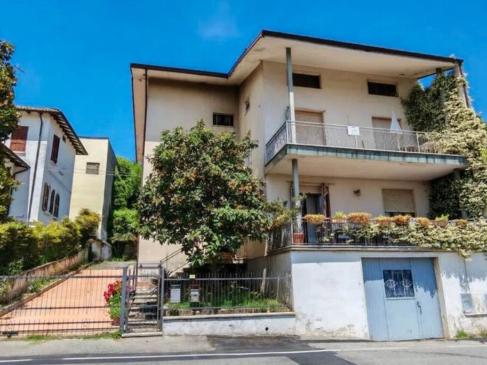Casa con 6 locali in vendita in Viale Dei Mille, Centro, Ziano Piacentino