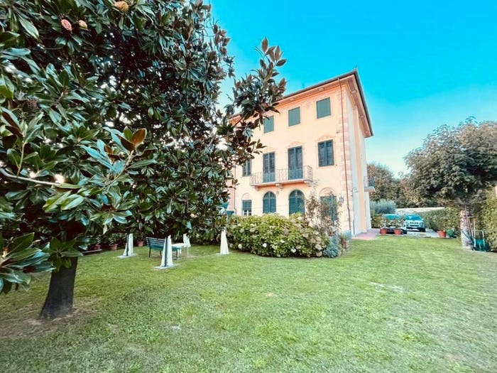 Casa con 6 locali in vendita in Marlia, Capannori