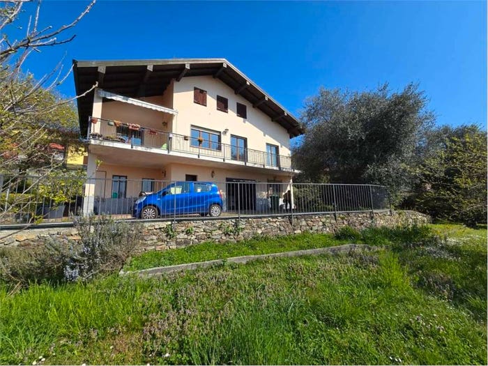 Casa quadrilocale in vendita in via meschiavino, Arizzano