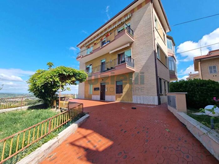 Appartamento con 6 locali in vendita in Via Augusto Murri, Centro, Fermo