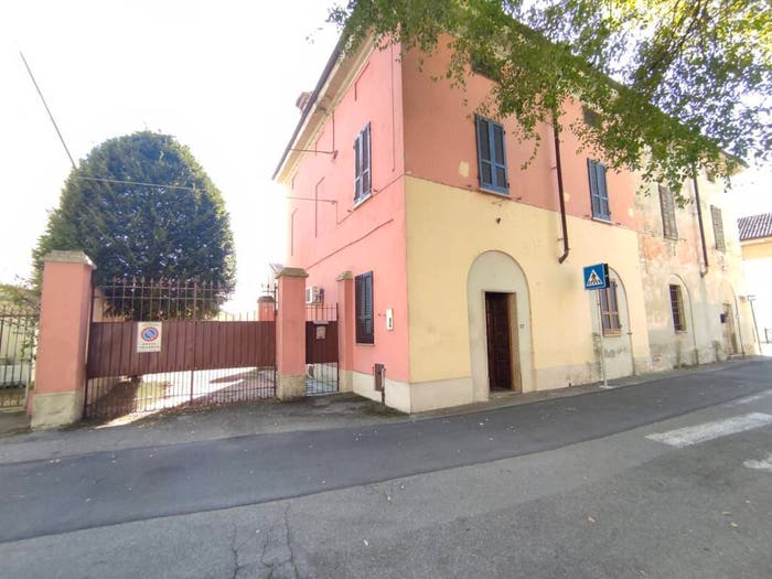 Casa quadrilocale in vendita in Via Camillo Benso di Cavour, Centro, Pieve d'Olmi