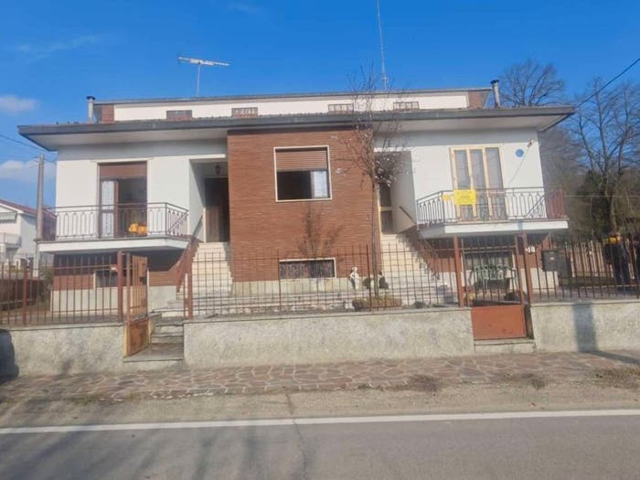 Casa con 6 locali in vendita in Frazione Valleandona, Casabianca Valleandona, Asti