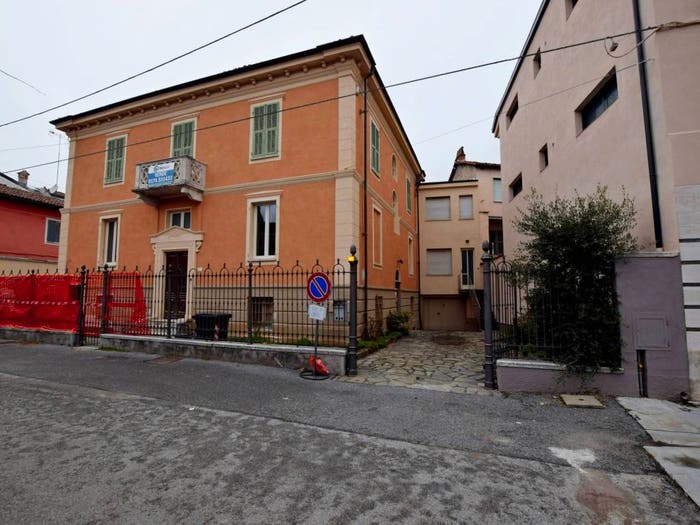 Appartamento con 6 locali in vendita in Piazza Generale Giuseppe Perotti, Centro, Carrù
