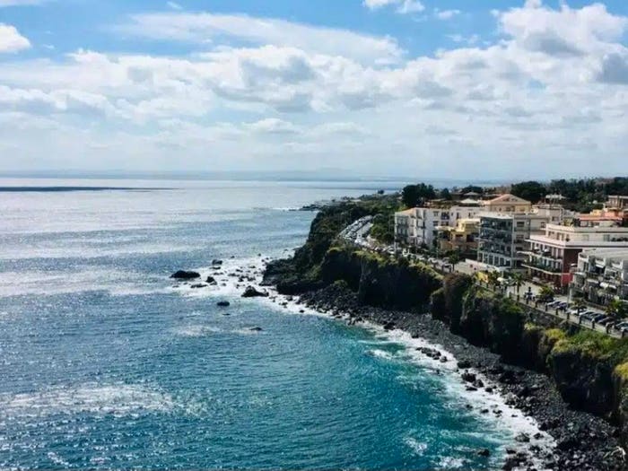 Appartamento trilocale in vendita in Via Angelo Musco, Cannizzaro, Aci Castello
