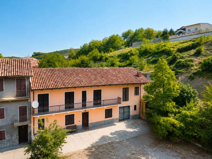 Casa con 5 locali in vendita in Via Castagnito, Castellinaldo d'Alba